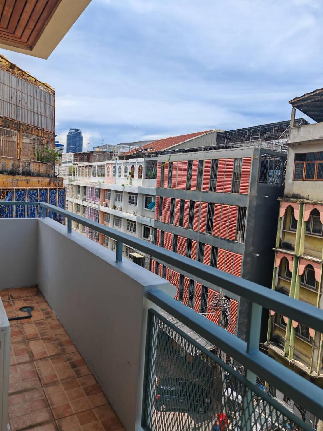 57 Hidden House Bkk Chinatown Hotel Bangkok Exterior photo