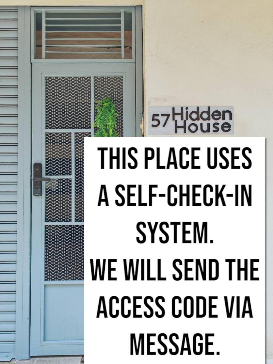 57 Hidden House Bkk Chinatown Hotel Bangkok Exterior photo